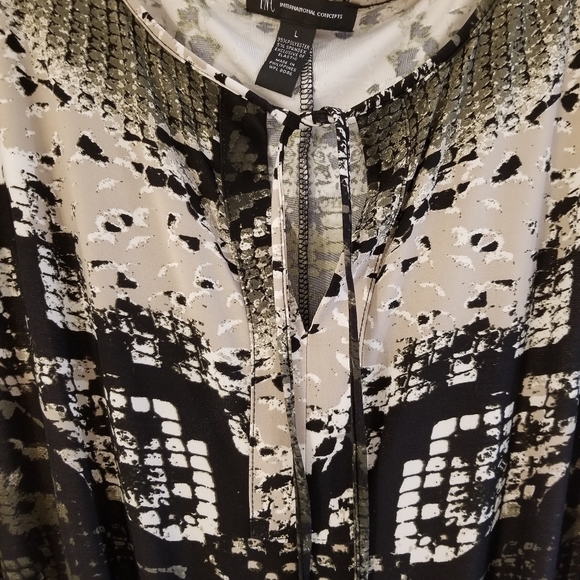 One peice - Picture 3 of 5